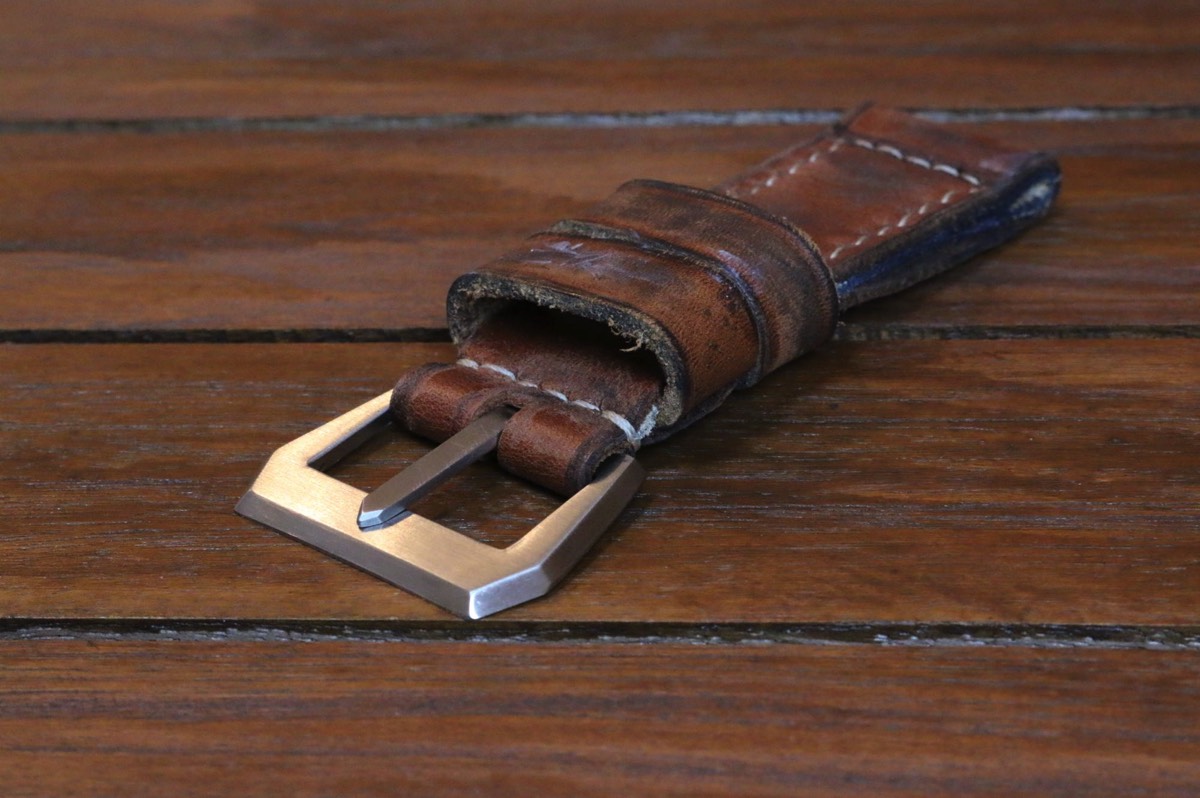 The Knife Edge buckle