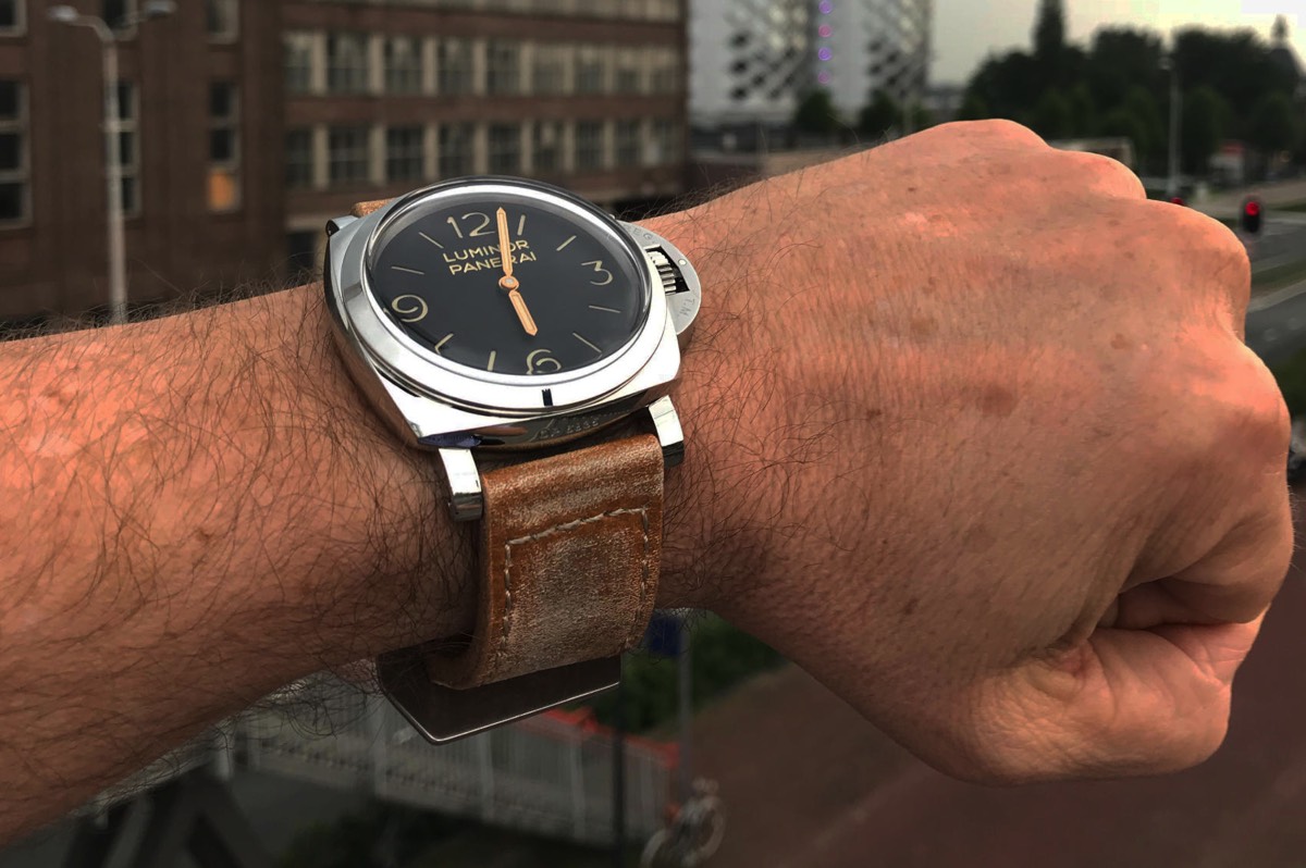 wrist shot on a PAM00372